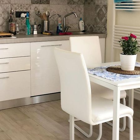 Casa Vacanze Ilaria Lägenhet Ceparana Exteriör bild