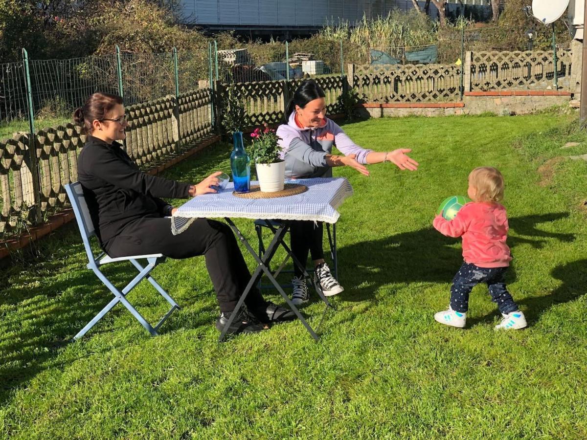 Casa Vacanze Ilaria Lägenhet Ceparana Exteriör bild