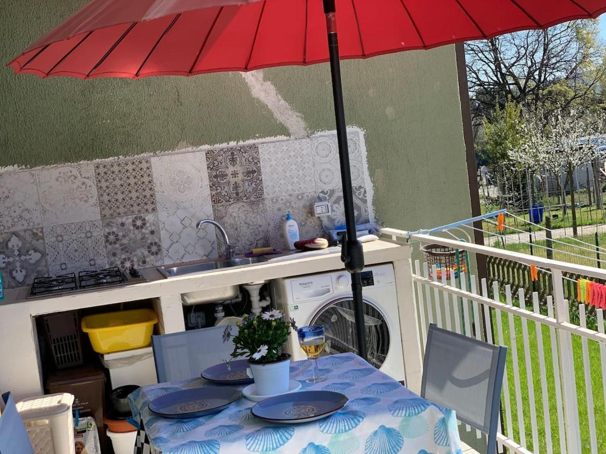 Casa Vacanze Ilaria Lägenhet Ceparana Exteriör bild